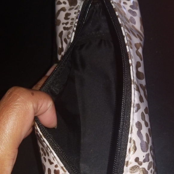 VICTORIA SECRET cosmetic case - Picture 3 of 6